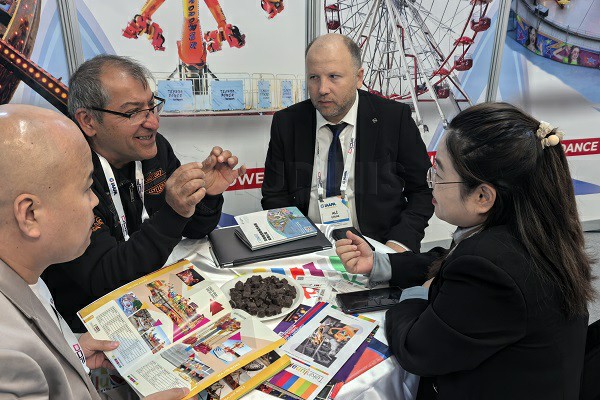 Dinis at IAAPA Expo 2024