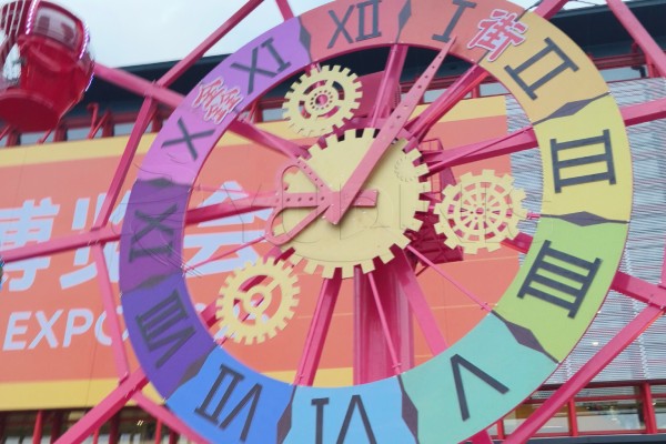 Custom Clock Face Design for the 2025 New Ferris Wheel for Sale